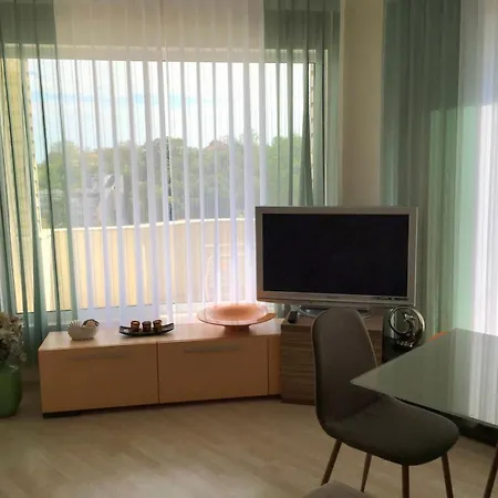 рак Apartment *